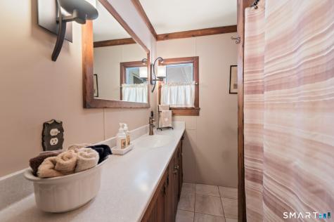 12 Booth Road Enfield CT 06082