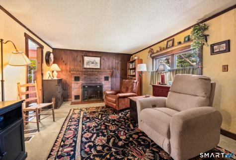 12 Booth Road Enfield CT 06082