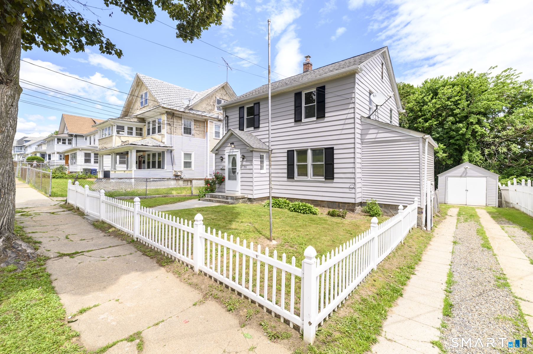 206 Ridgefield Avenue Bridgeport CT 06610