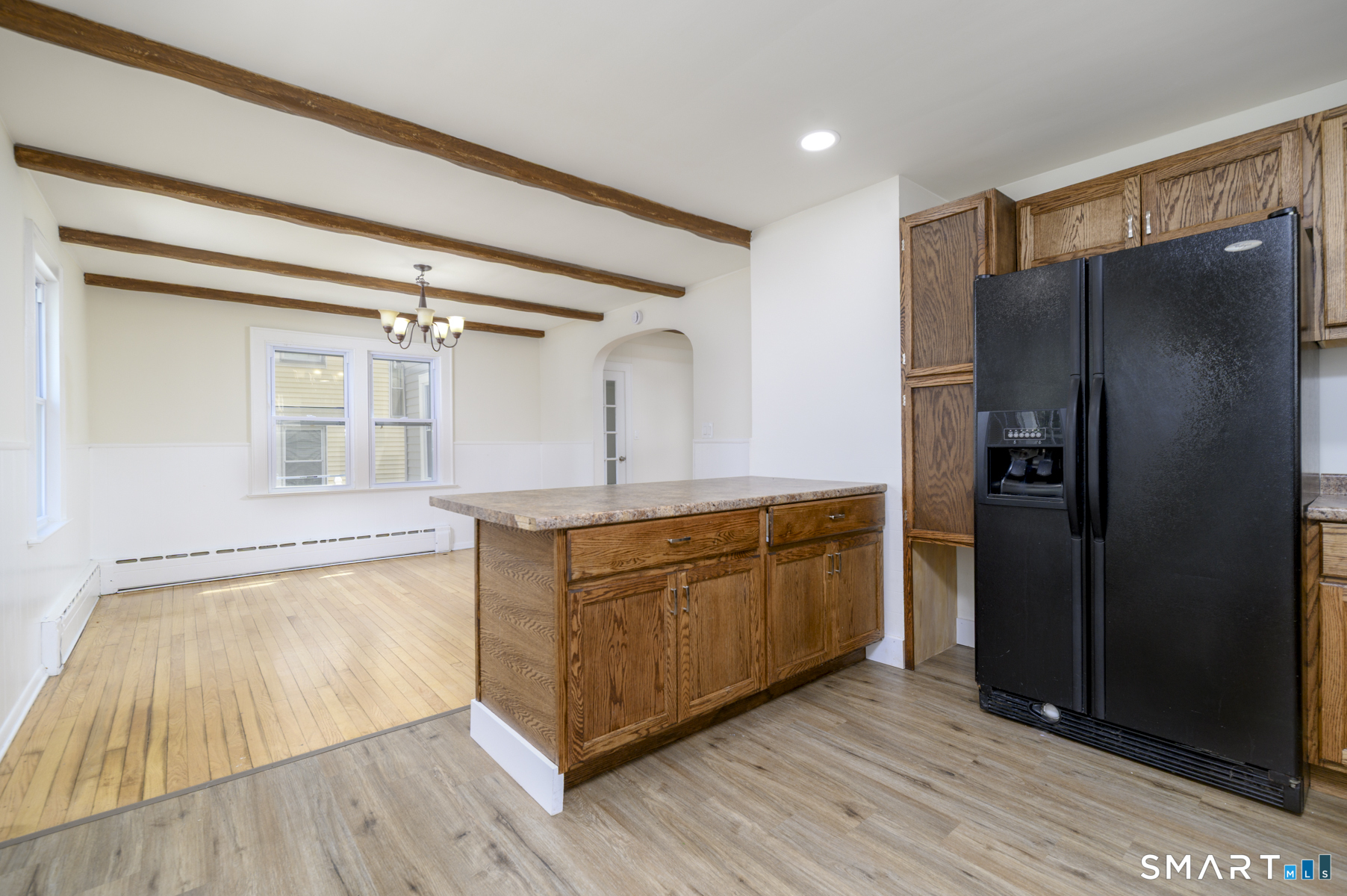 206 Ridgefield Avenue Bridgeport CT 06610