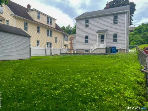 206 Ridgefield Avenue Bridgeport CT 06610