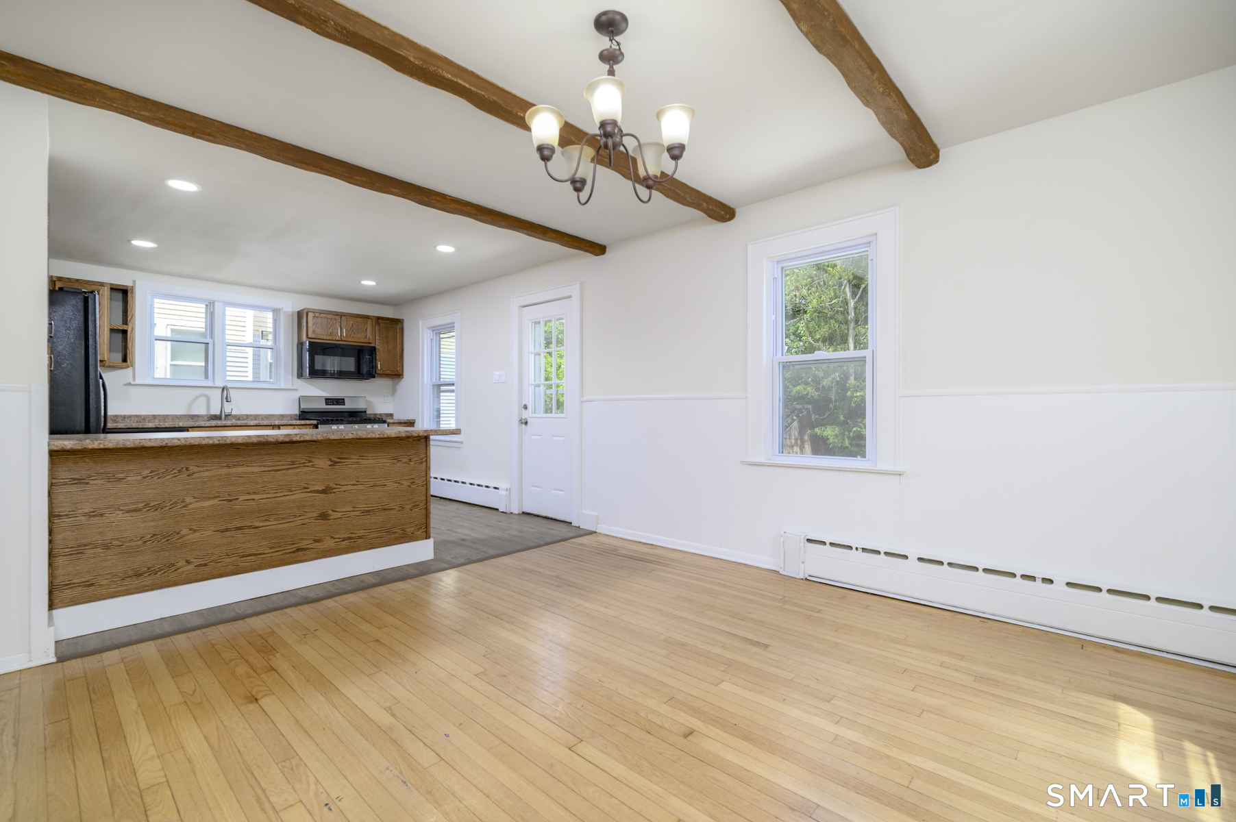 206 Ridgefield Avenue Bridgeport CT 06610