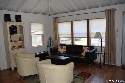 10 Hartford Avenue Old Lyme CT 06371