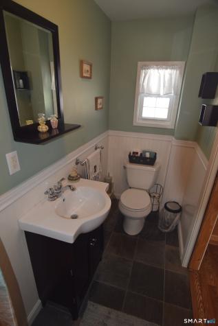 10 Hartford Avenue Old Lyme CT 06371