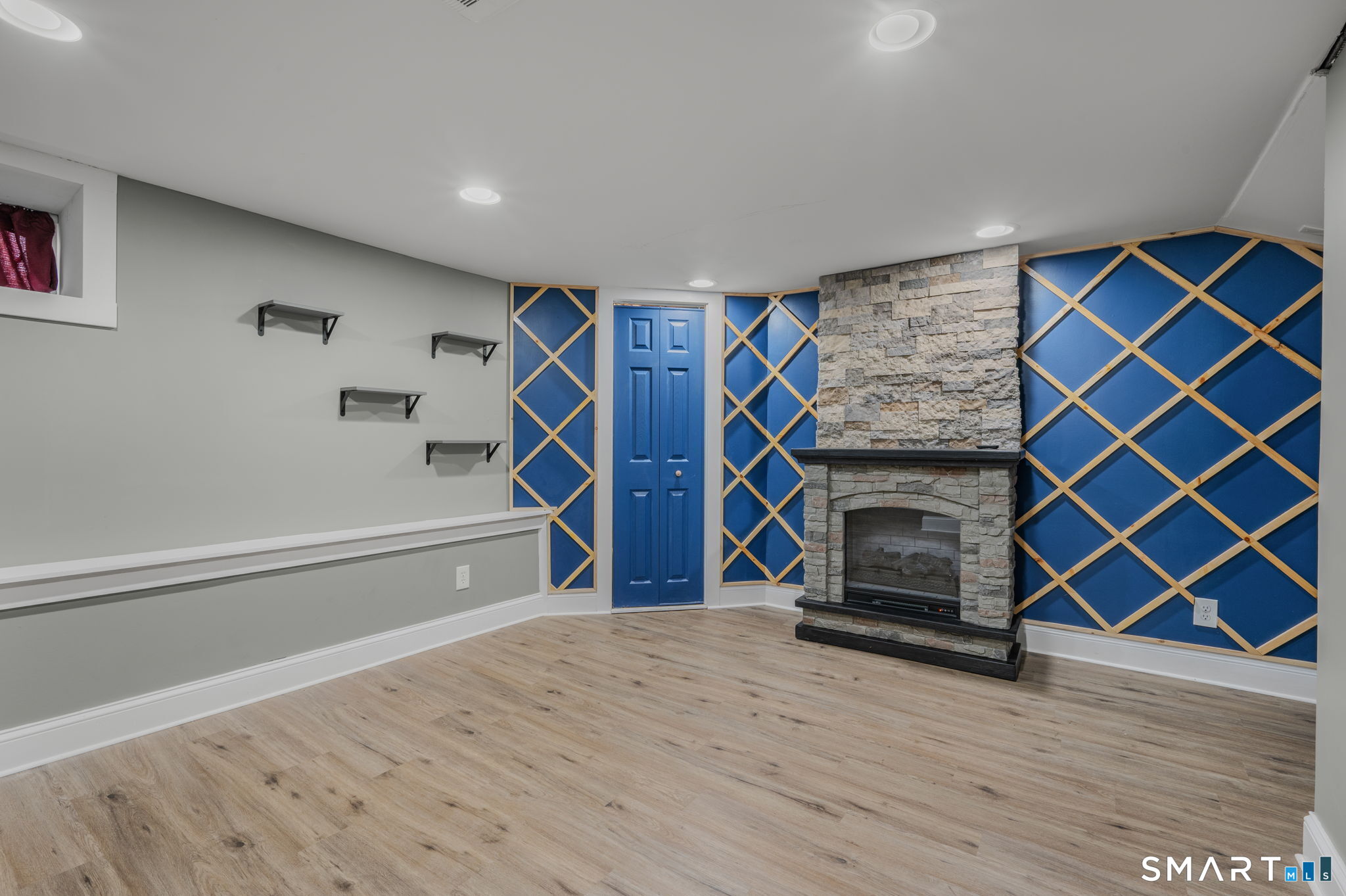 891 Bank Street New London CT 06320