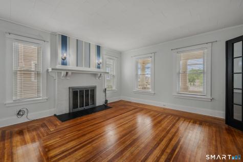 891 Bank Street New London CT 06320