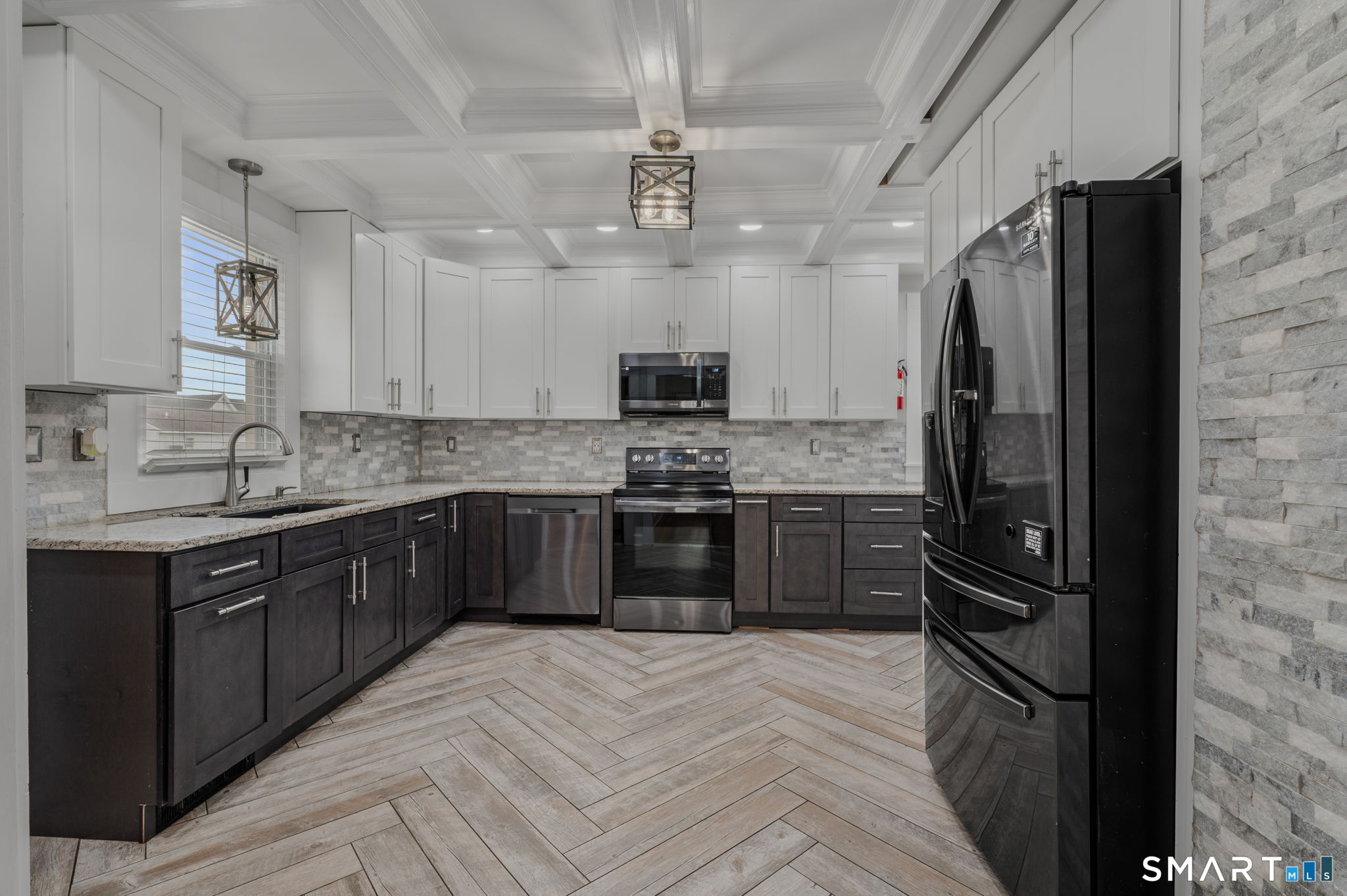 891 Bank Street New London CT 06320