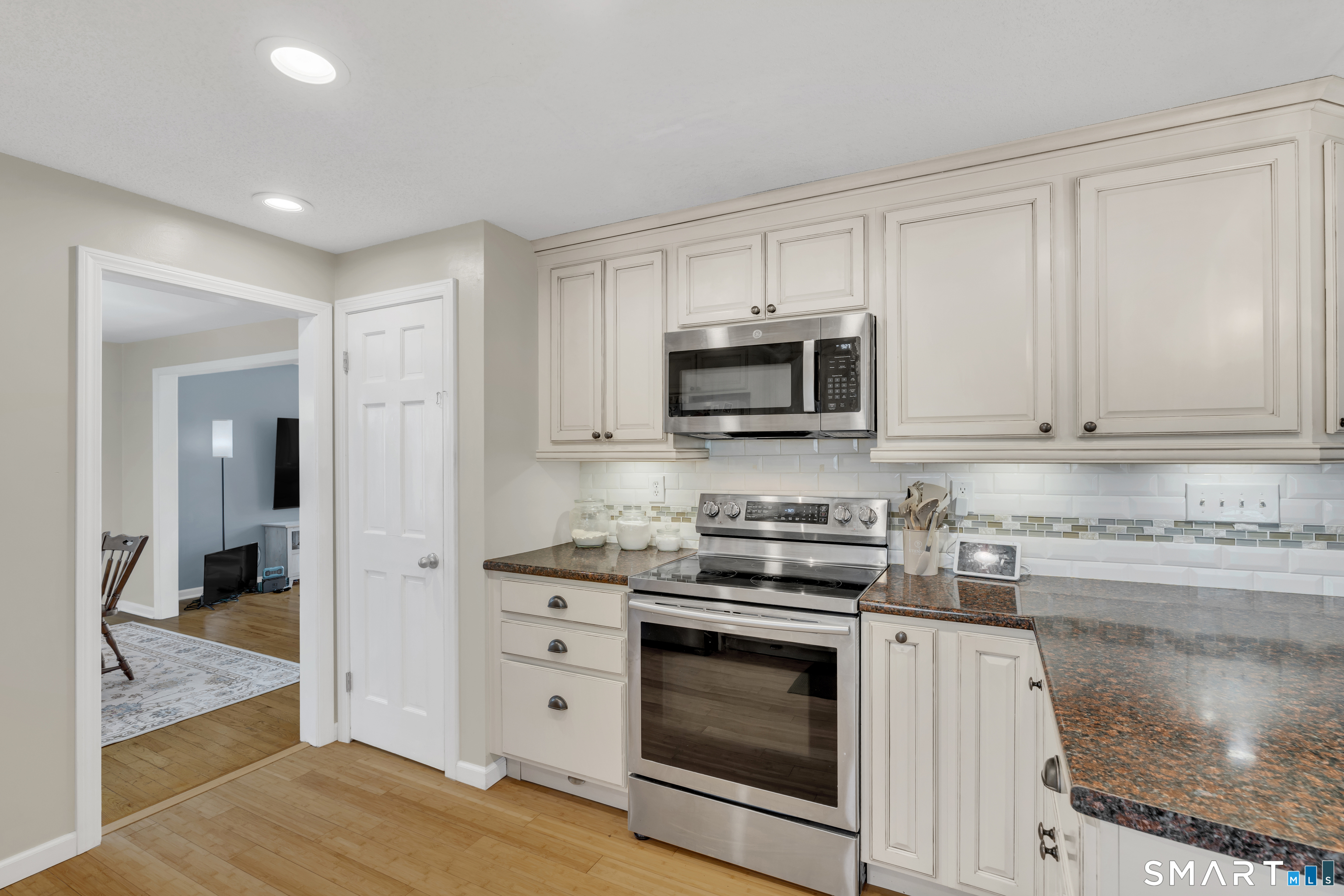 15 Cornfield Lane Madison CT 06443