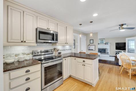15 Cornfield Lane Madison CT 06443