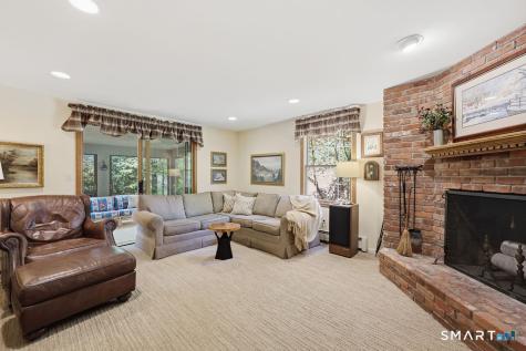 2 Higate Lane Simsbury CT 06070