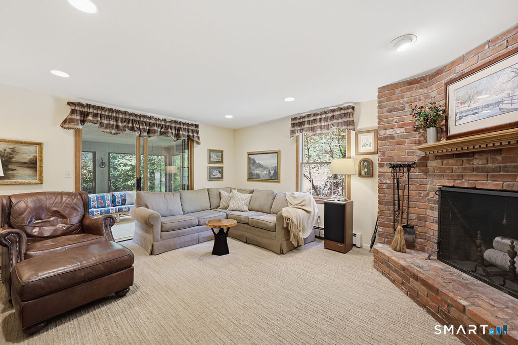 2 Higate Lane Simsbury CT 06070
