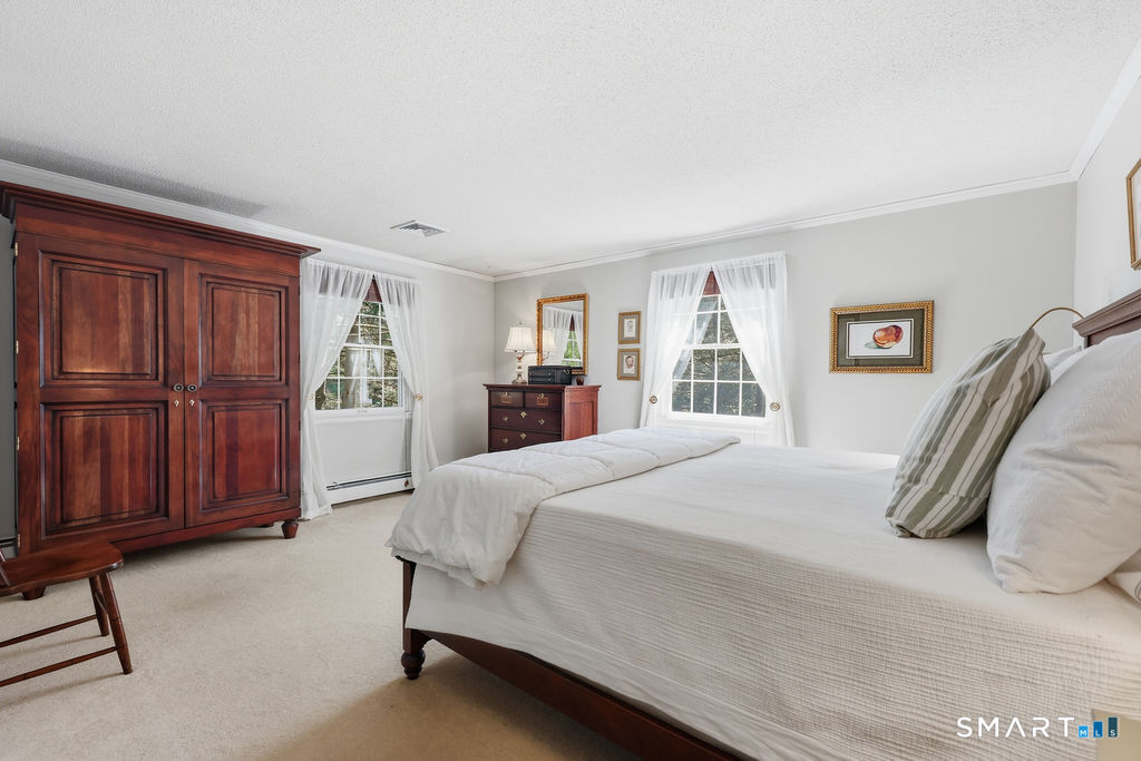 2 Higate Lane Simsbury CT 06070