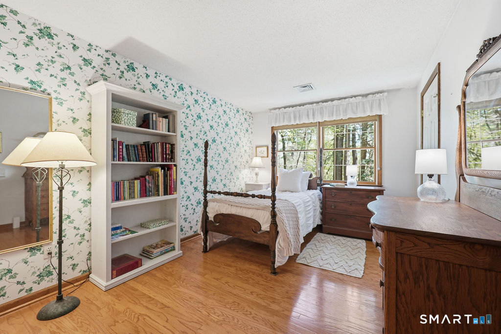 2 Higate Lane Simsbury CT 06070