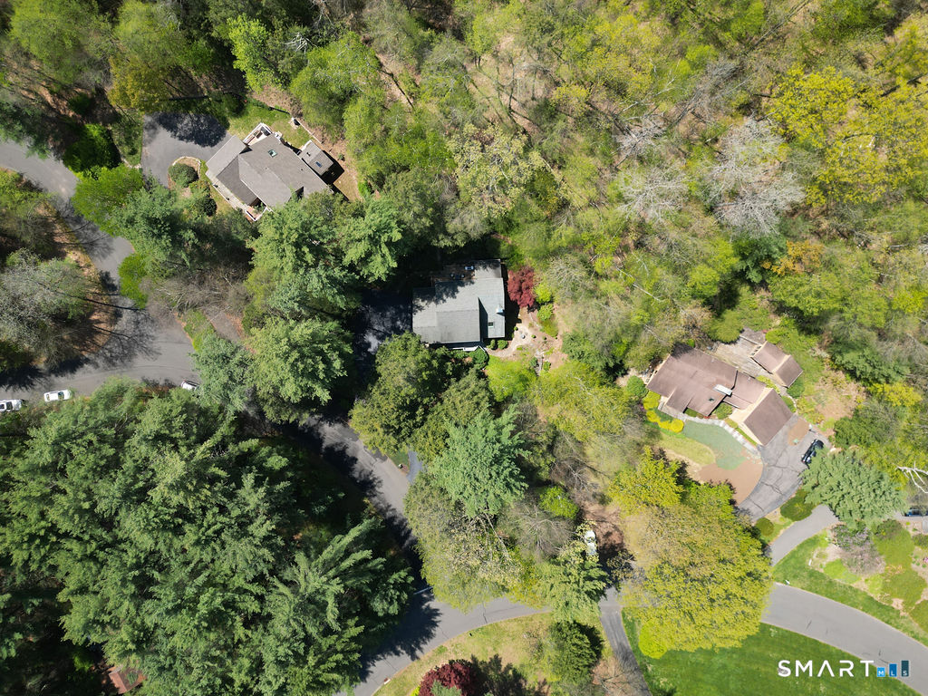 2 Higate Lane Simsbury CT 06070