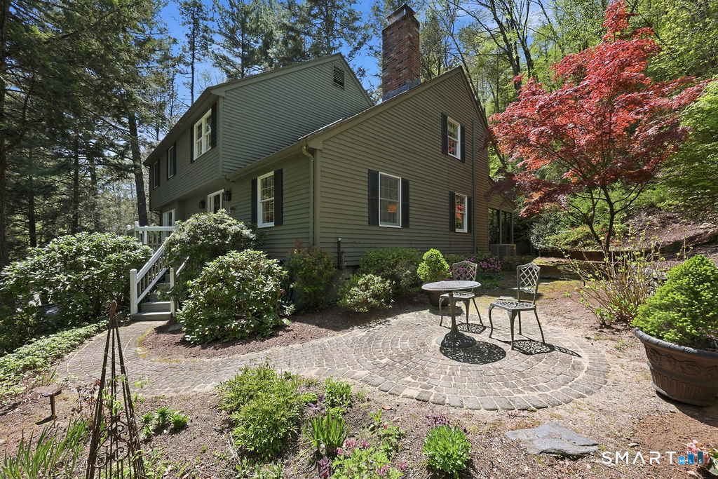 2 Higate Lane Simsbury CT 06070