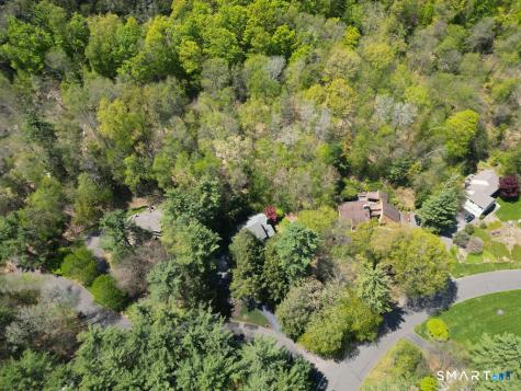 2 Higate Lane Simsbury CT 06070