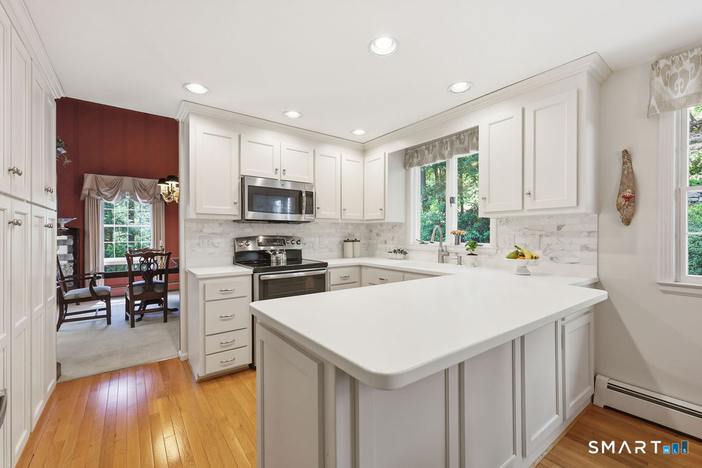 2 Higate Lane Simsbury CT 06070