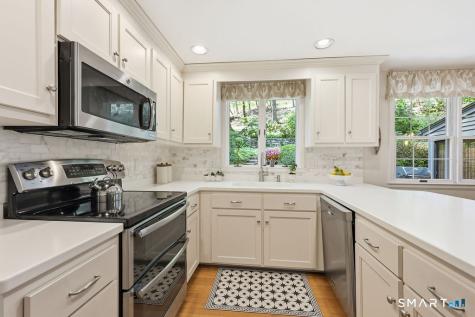 2 Higate Lane Simsbury CT 06070