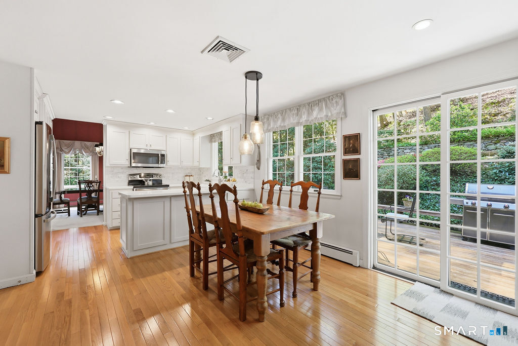 2 Higate Lane Simsbury CT 06070