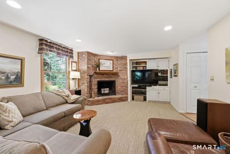2 Higate Lane Simsbury CT 06070