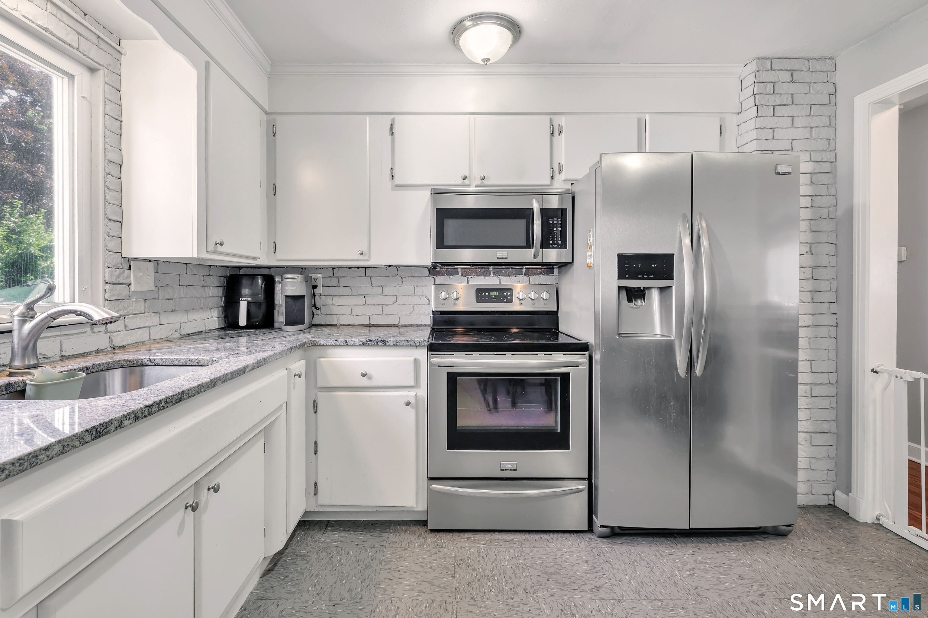 172 Crestview Drive Bridgeport CT 06606