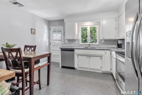 172 Crestview Drive Bridgeport CT 06606