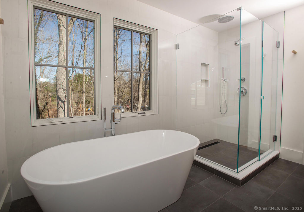 6 Down River Road New Canaan CT 06840