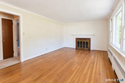 19 Crestwood Circle Farmington CT 06032