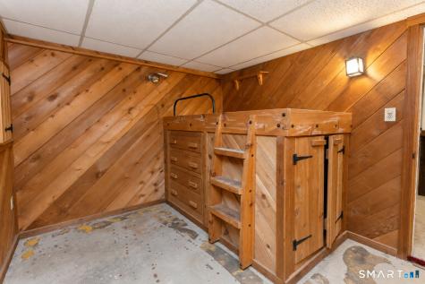 19 Crestwood Circle Farmington CT 06032