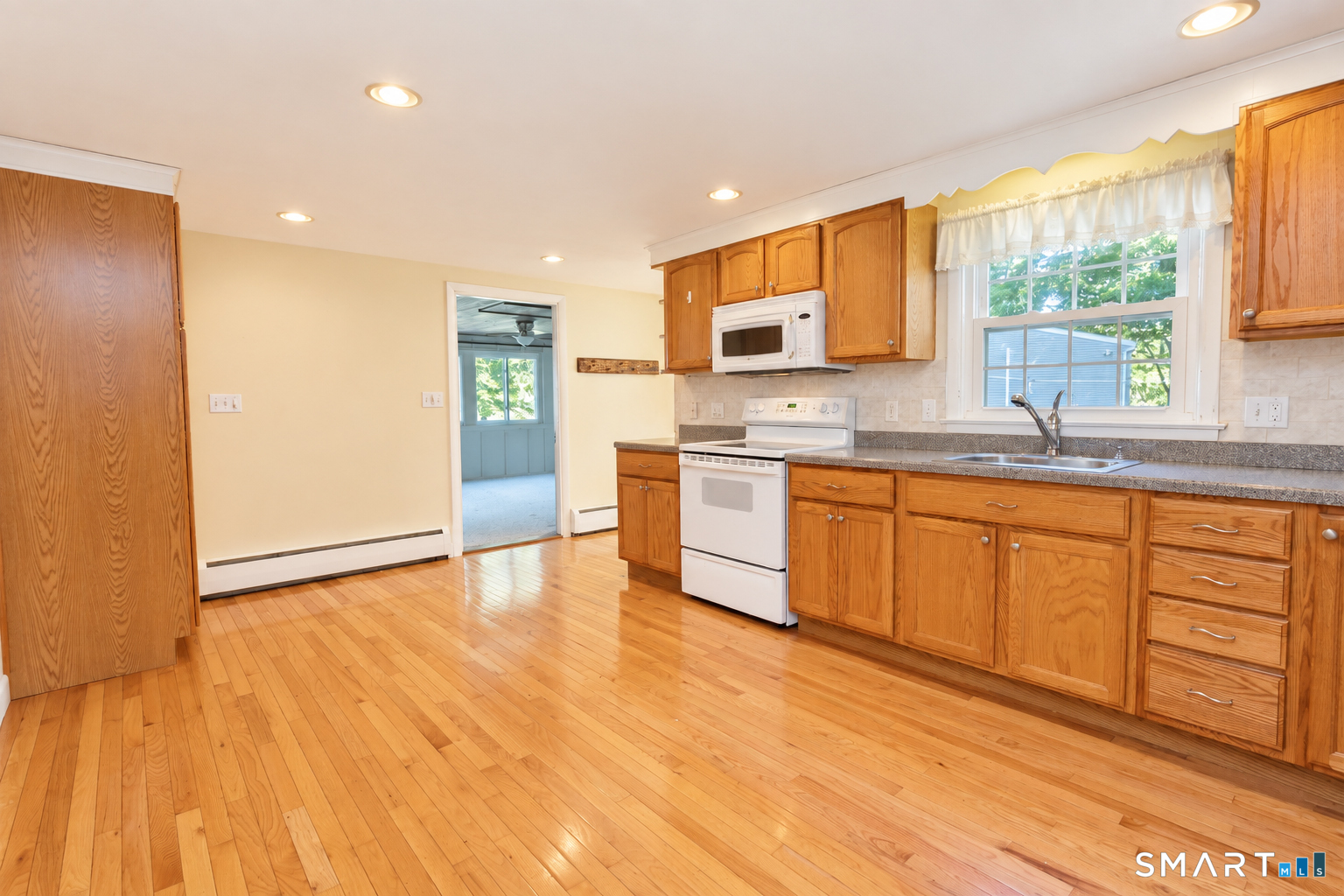 19 Crestwood Circle Farmington CT 06032