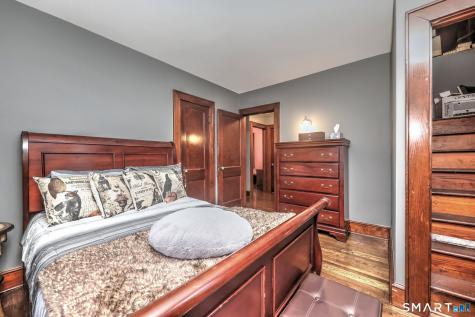 104 Grove Street Naugatuck CT 06770