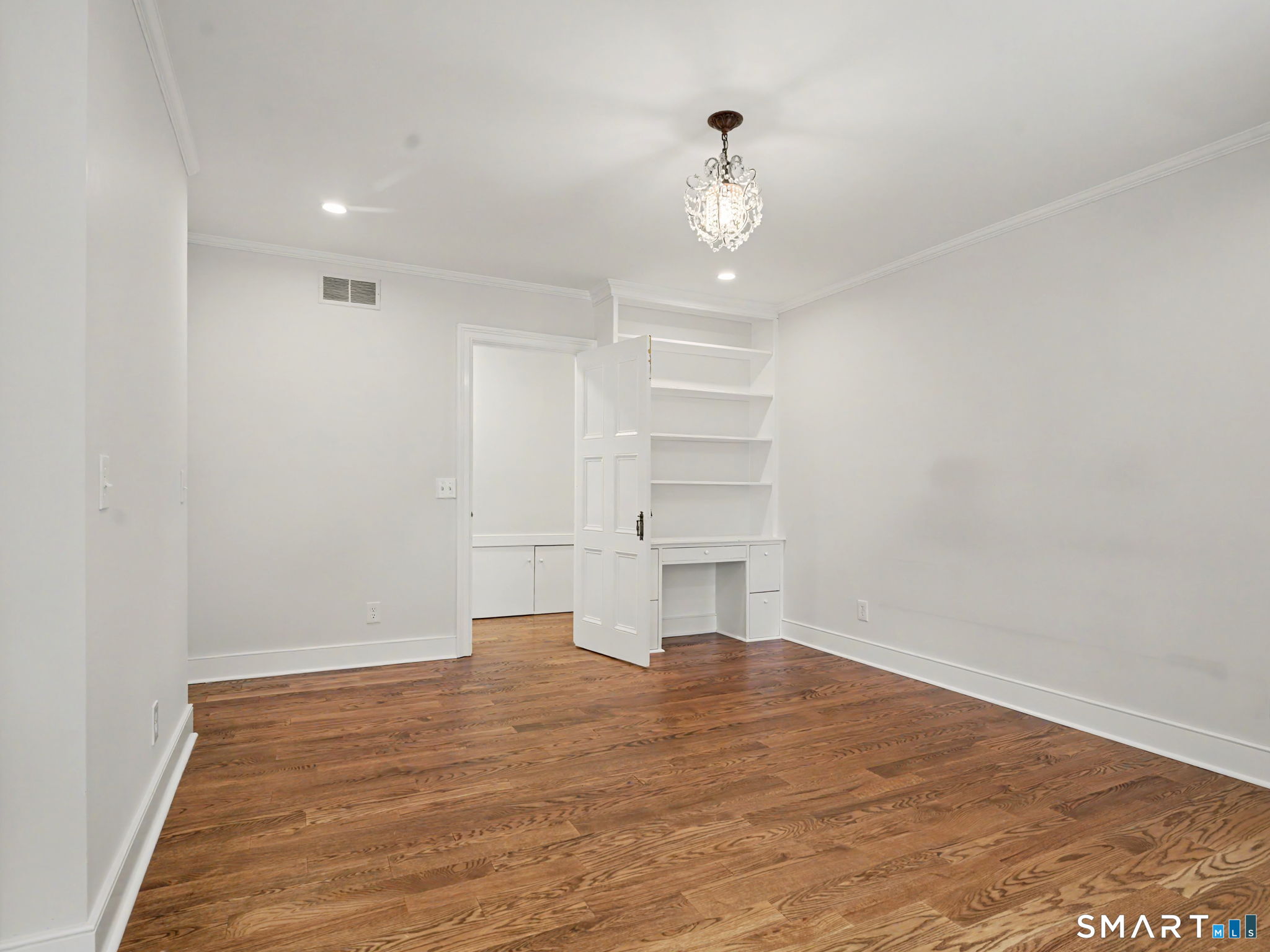 530 Roxbury Road Stamford CT 06902