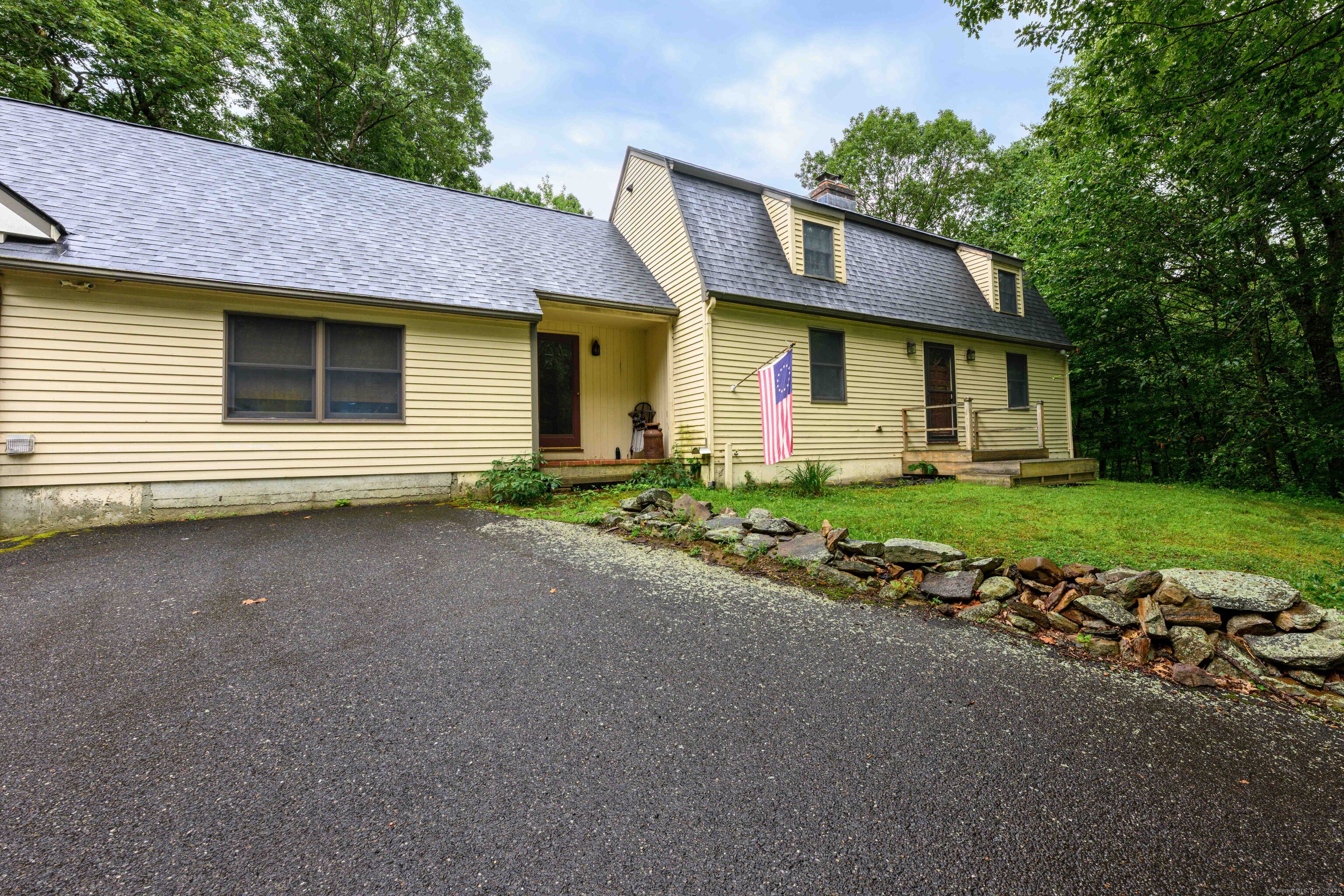 43 Ralph Road Bethany CT 06524