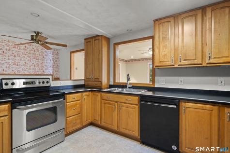 17 Queen Street Enfield CT 06082