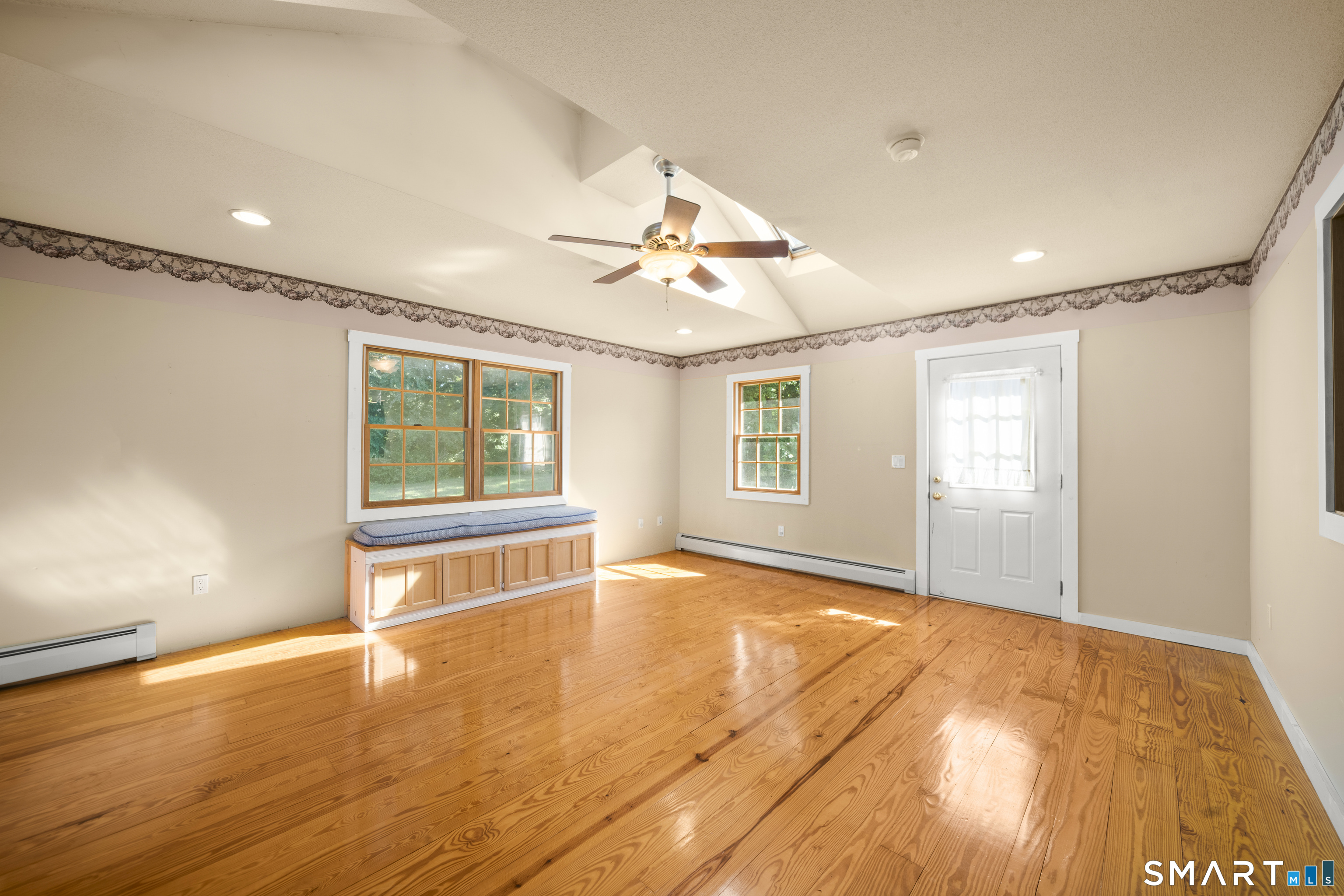 17 Queen Street Enfield CT 06082
