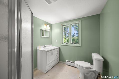 17 Queen Street Enfield CT 06082