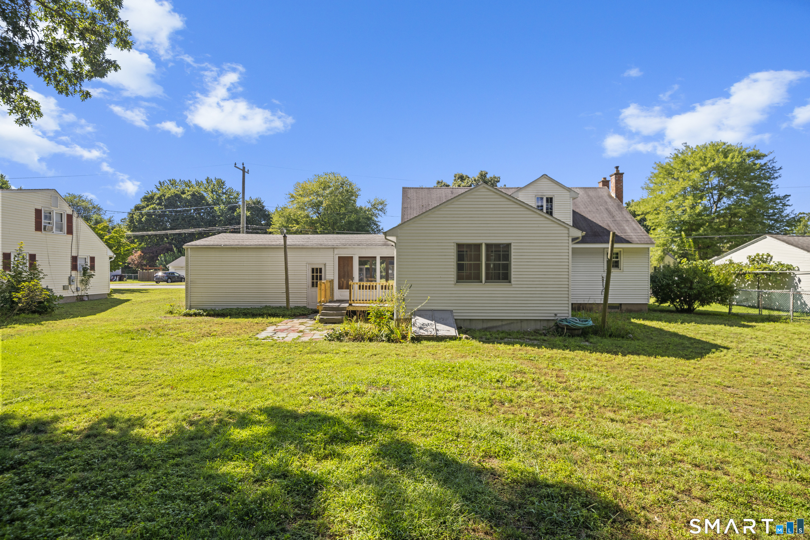 17 Queen Street Enfield CT 06082