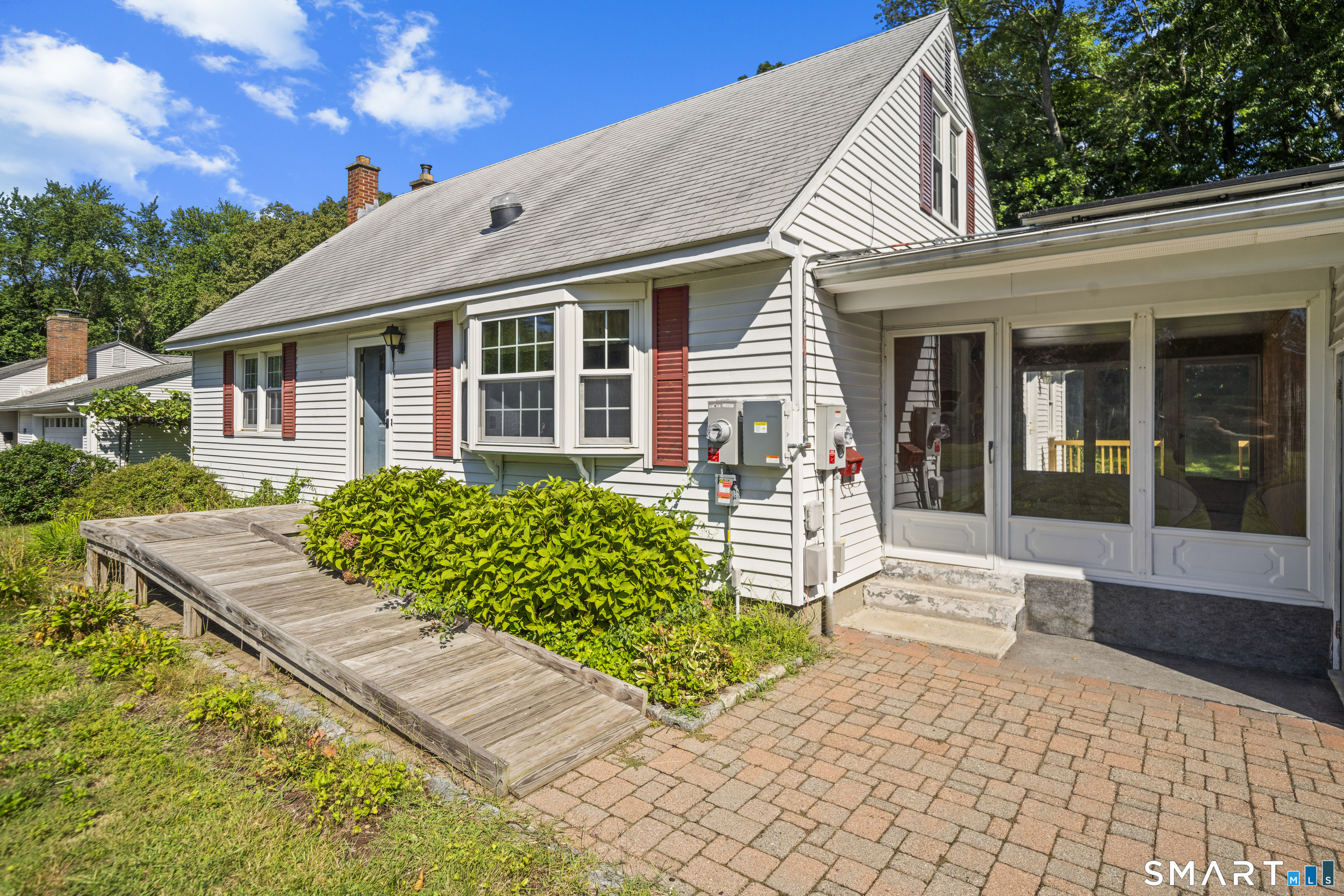 17 Queen Street Enfield CT 06082
