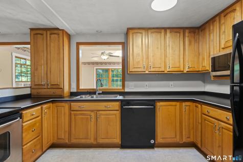 17 Queen Street Enfield CT 06082