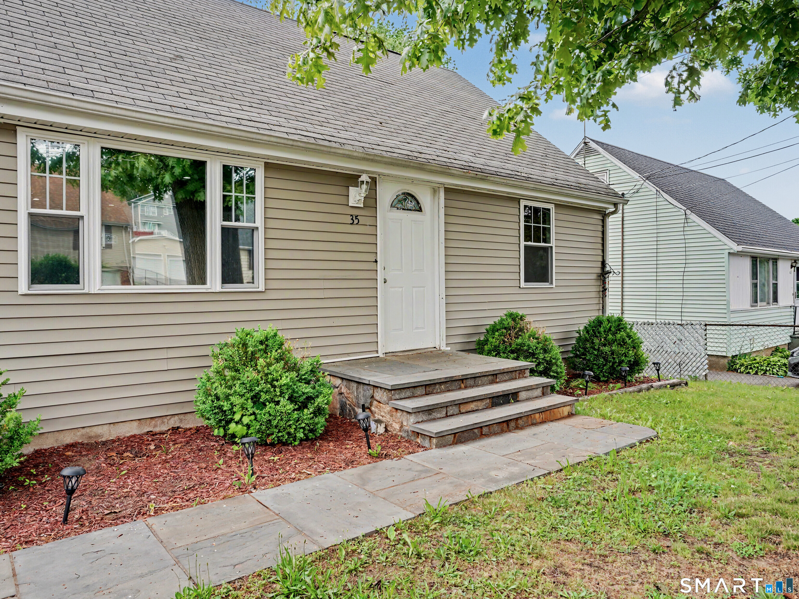 35 Oakleaf Street Bridgeport CT 06606