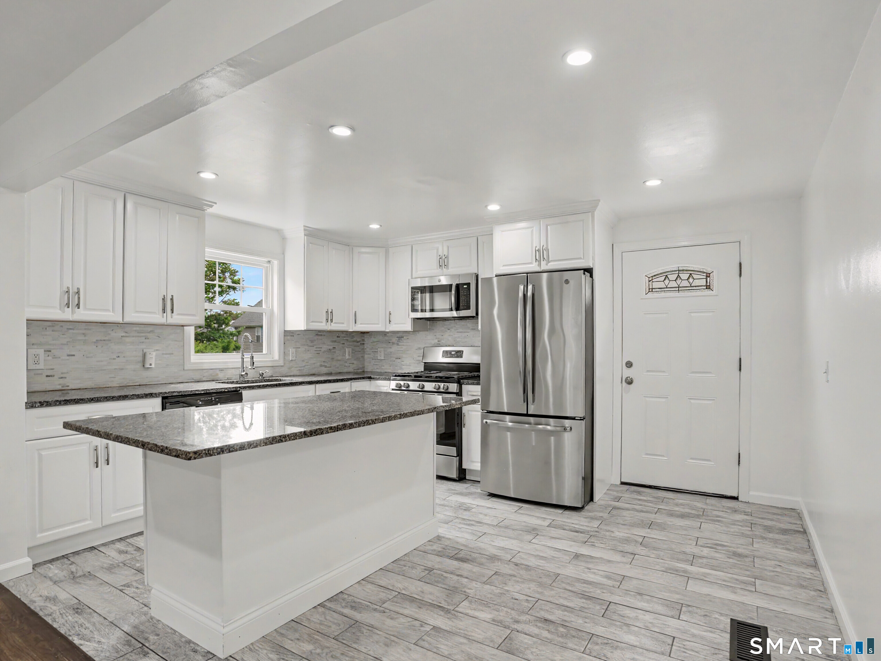 35 Oakleaf Street Bridgeport CT 06606