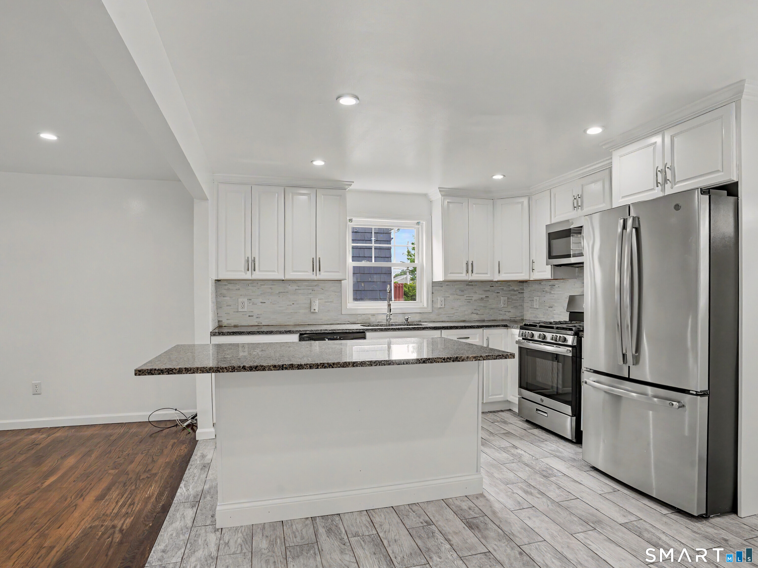 35 Oakleaf Street Bridgeport CT 06606