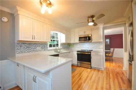 15 Litchfield Drive Simsbury CT 06070