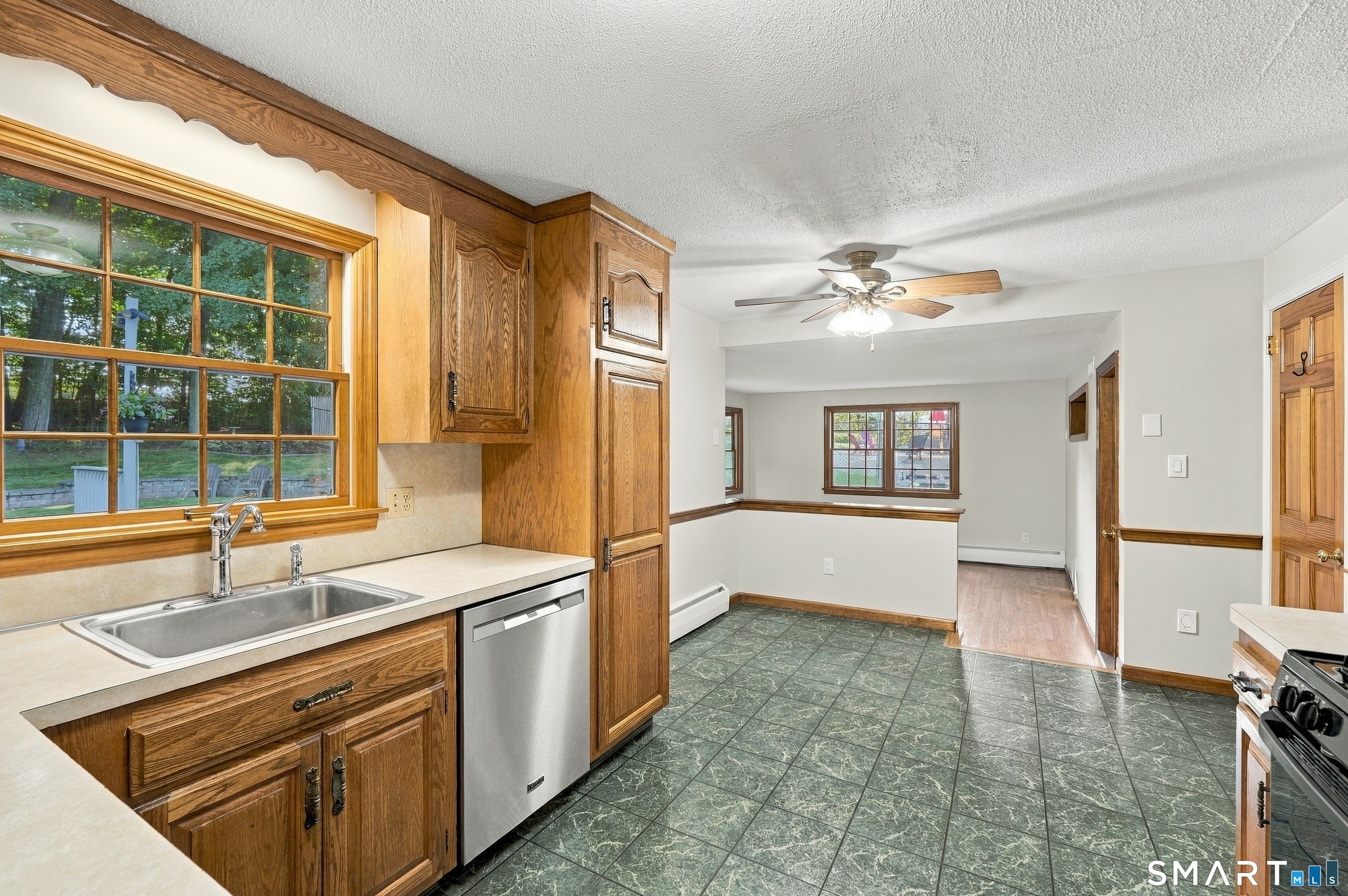 102 Clarendon Terrace Newington CT 06111