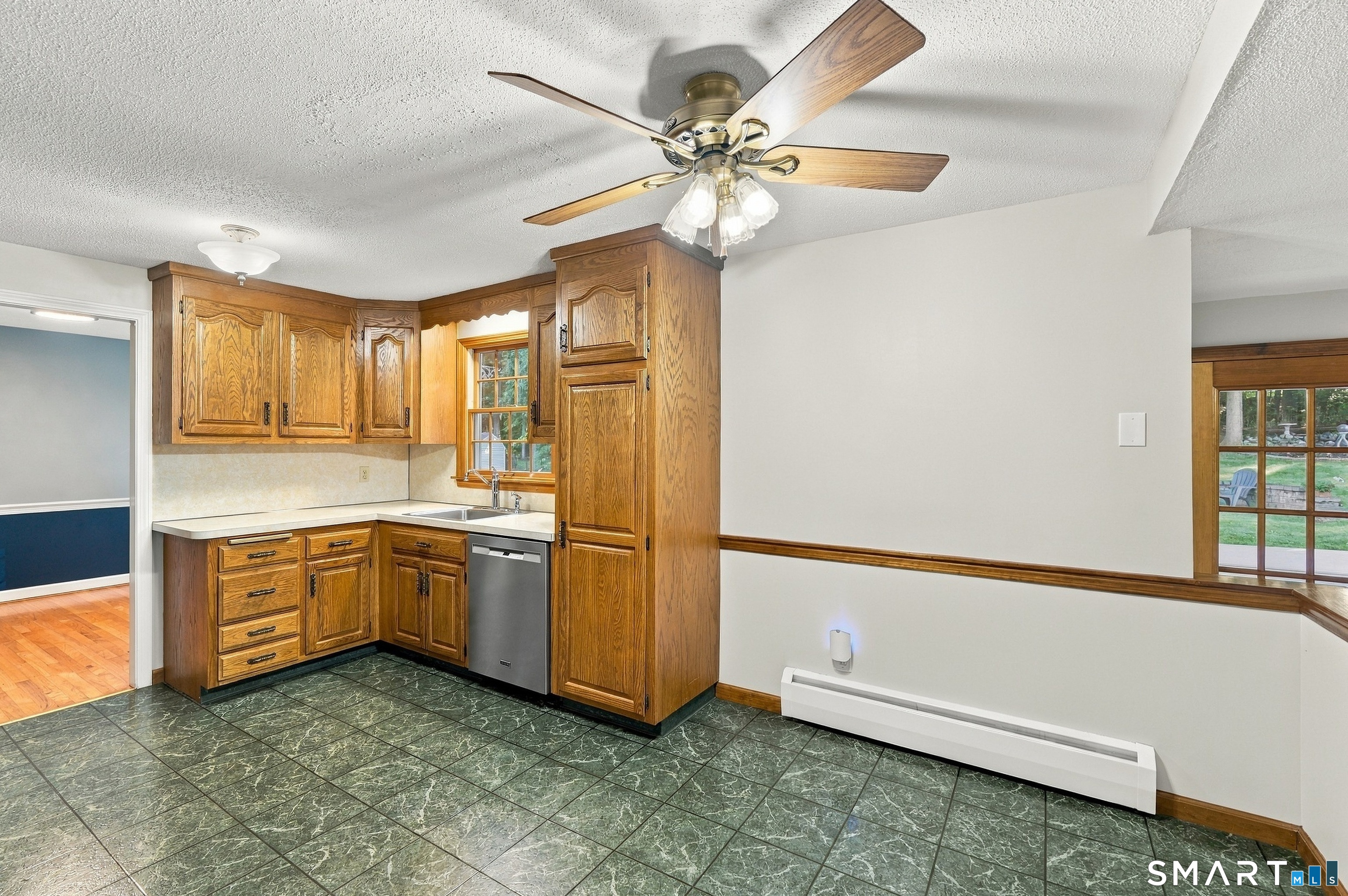 102 Clarendon Terrace Newington CT 06111