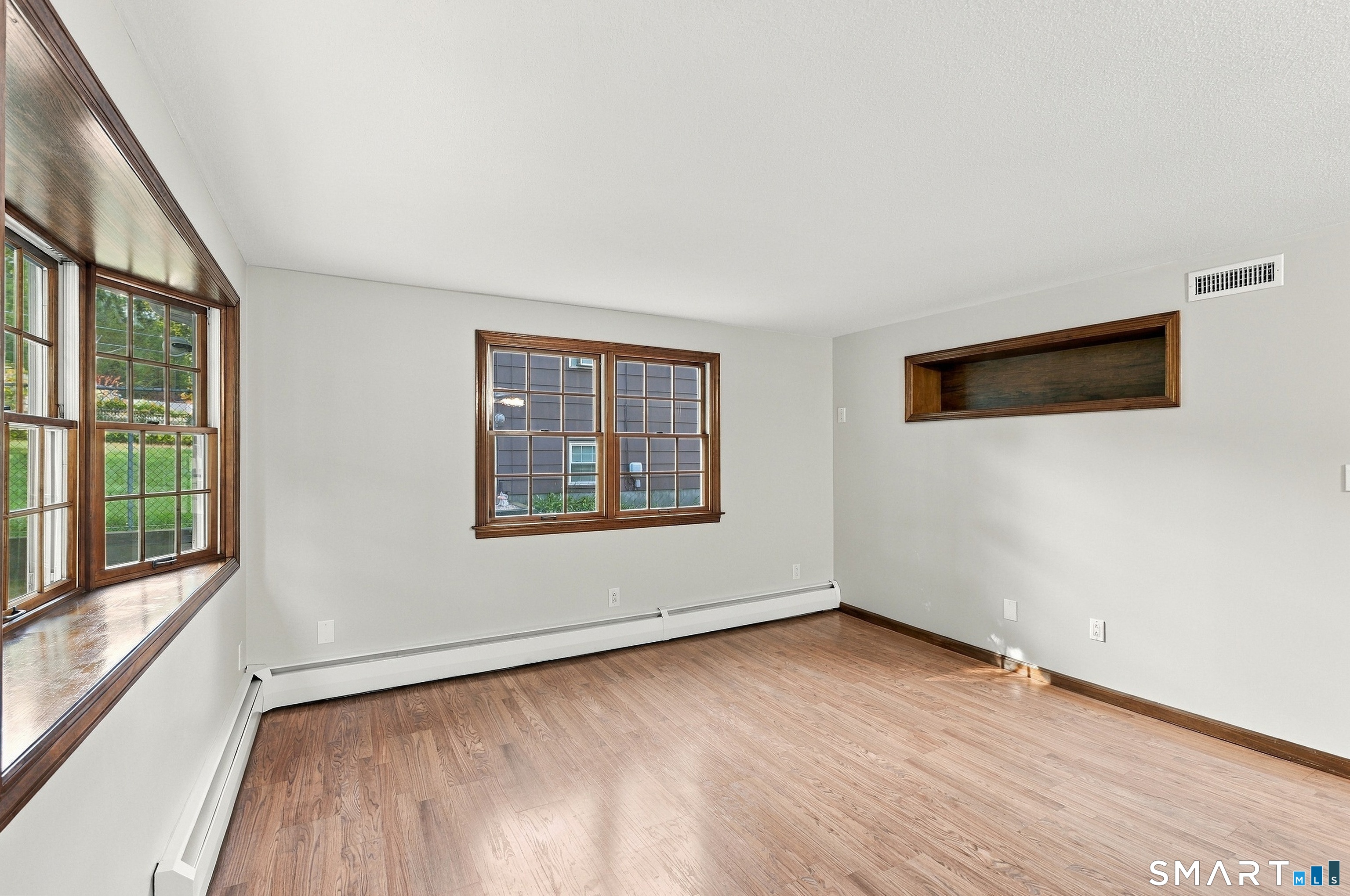 102 Clarendon Terrace Newington CT 06111