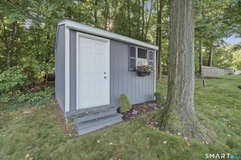 102 Clarendon Terrace Newington CT 06111