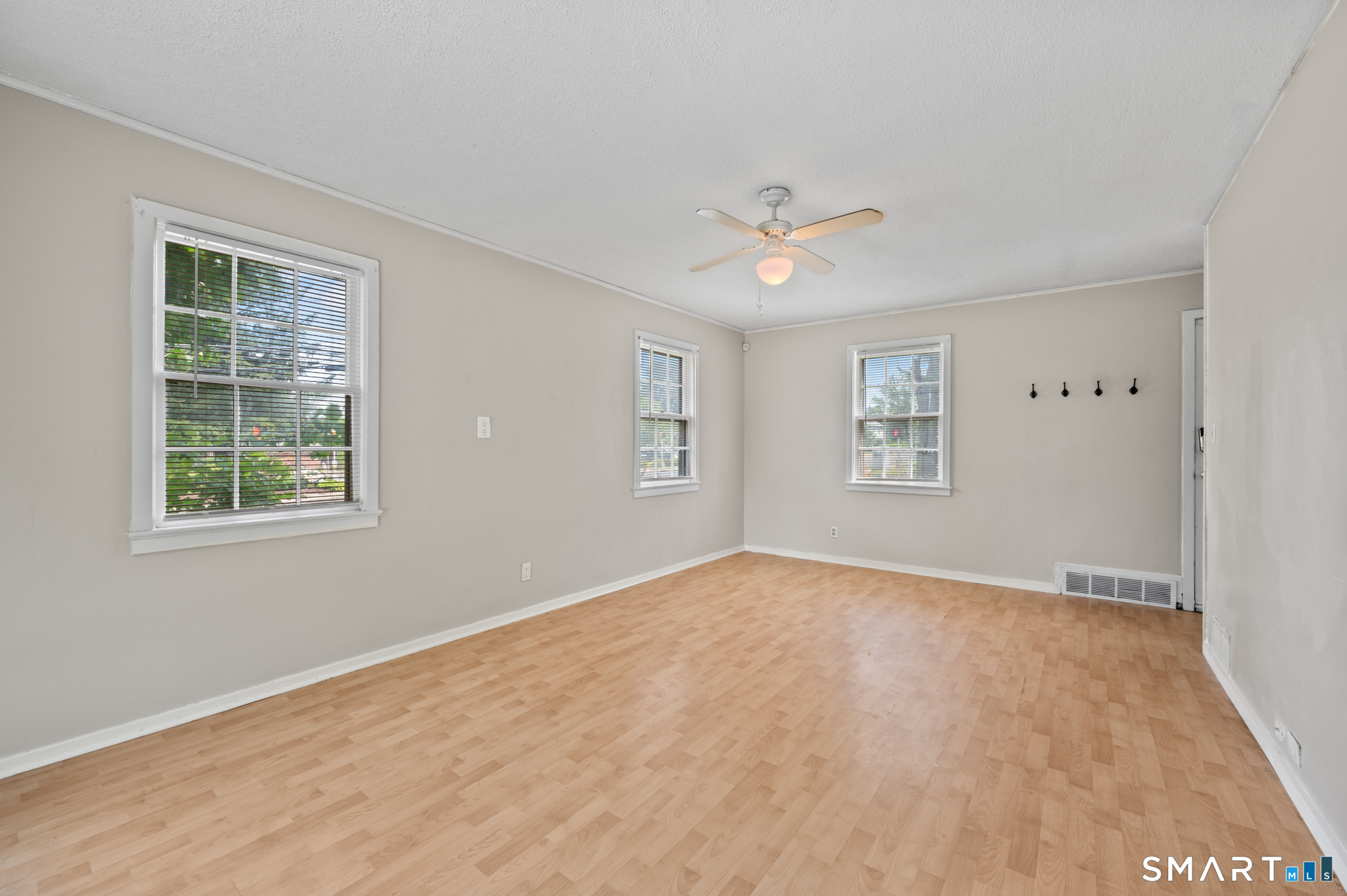 4 Waddell Road Manchester CT 06040
