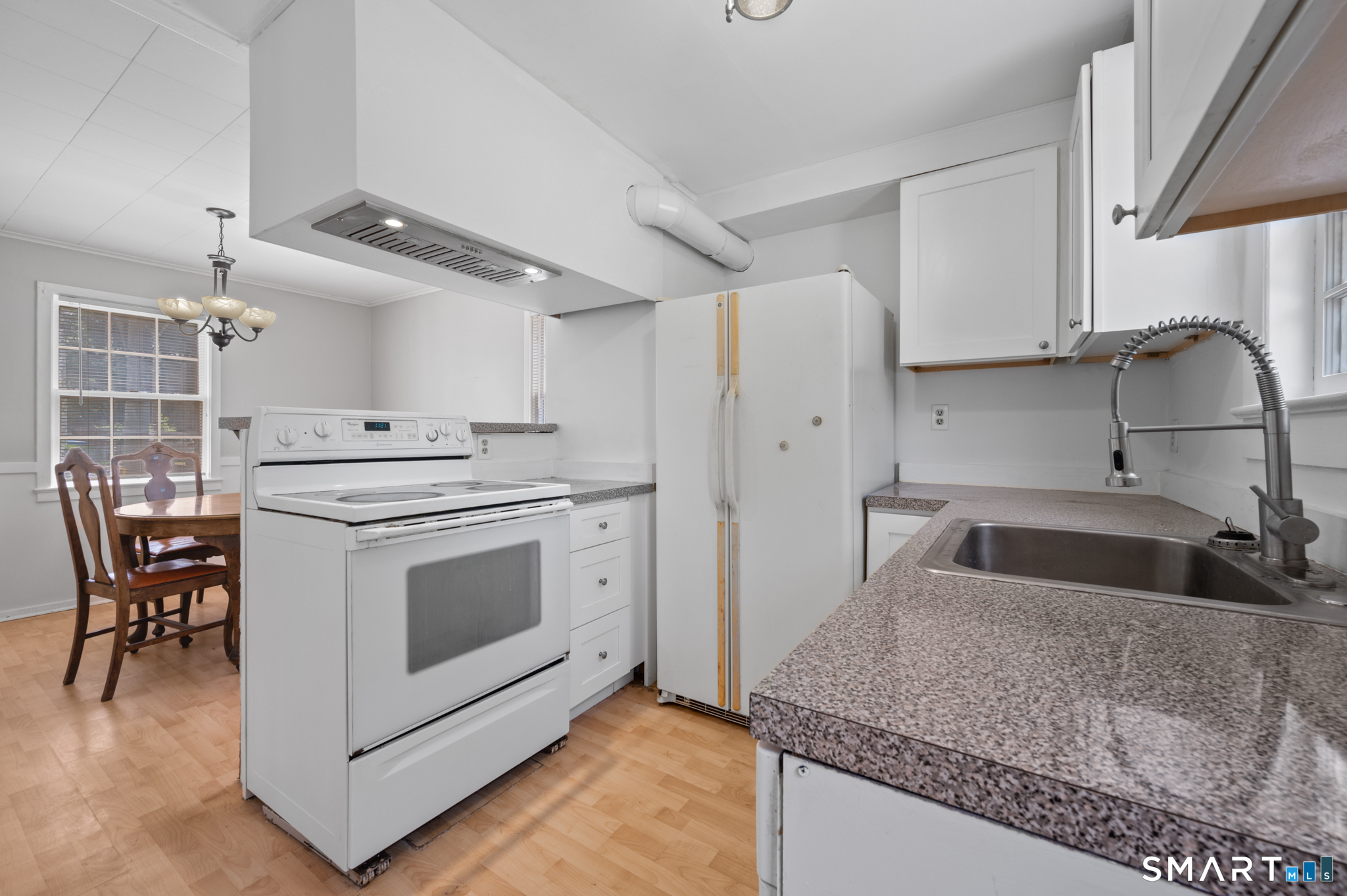 4 Waddell Road Manchester CT 06040