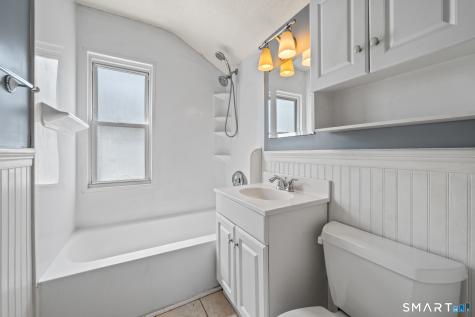 4 Waddell Road Manchester CT 06040